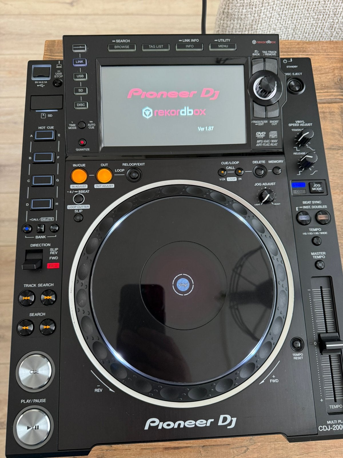 Te Koop CDJ 2000 Nexus 2 + Flightcase + Stofkap, Muziek en Instrumenten, Dj-sets en Draaitafels, Ophalen of Verzenden, Zo goed als nieuw