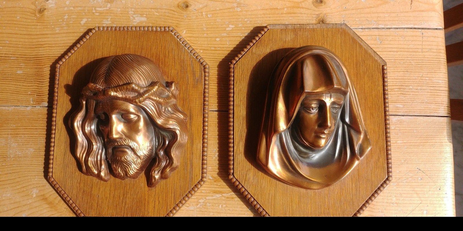 plaquette Jezus en Maria koper op eikenhout, Antiek en Kunst, Ophalen of Verzenden