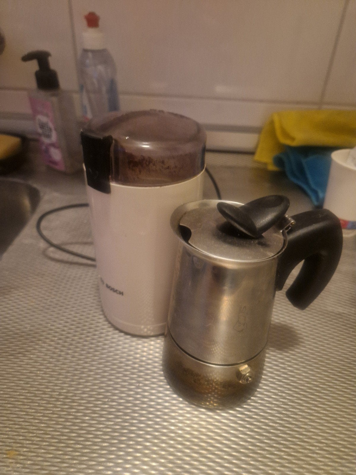 Bosch koffiemolen en Italiaanse percolator, Gebruikt, Ophalen of Verzenden, Combi, 2 tot 4 kopjes
