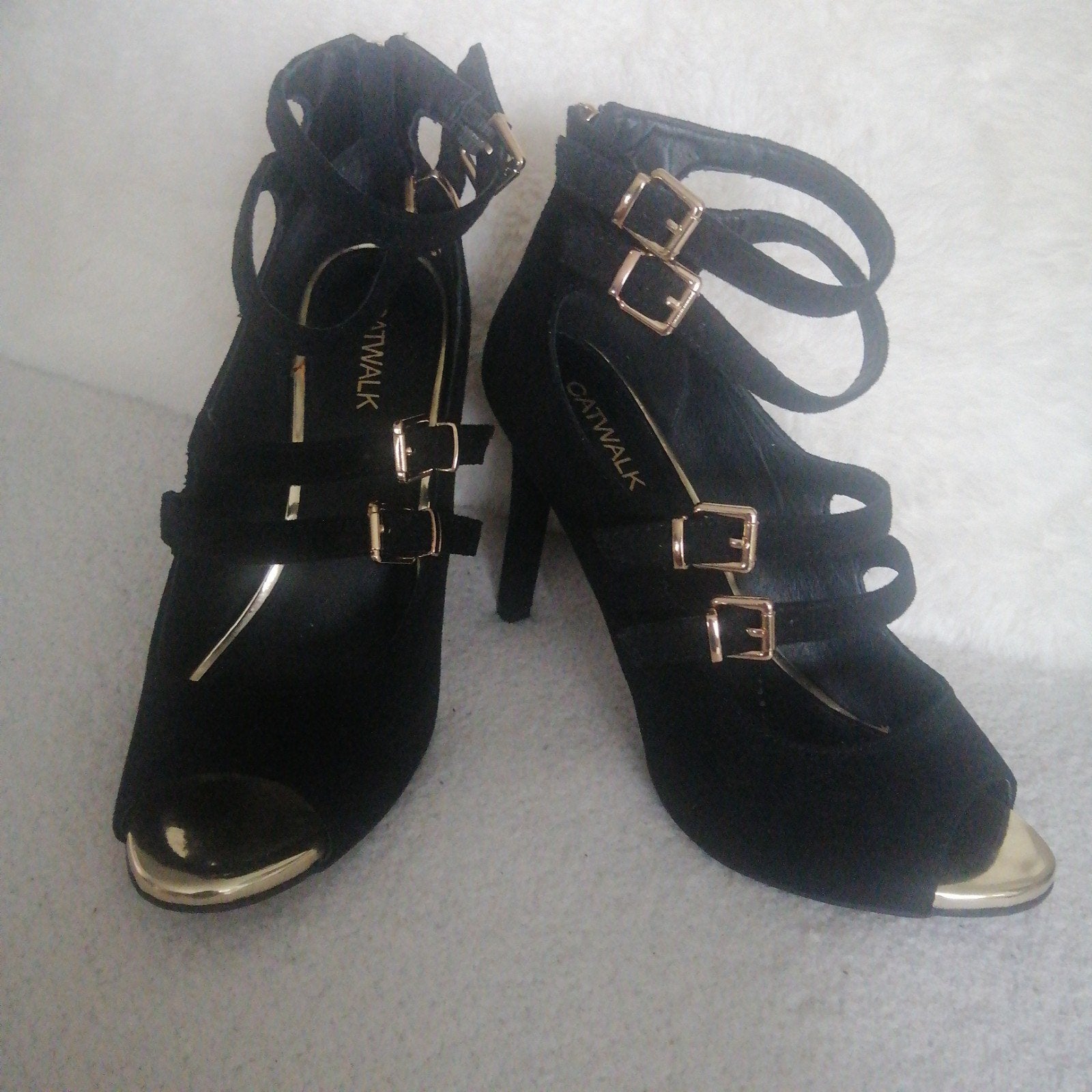 Zwarte Catwalk Peep-toe Hakken met Gespen, Maat 39, Zwart, Nieuw, Ophalen of Verzenden, Schoenen met hoge hakken