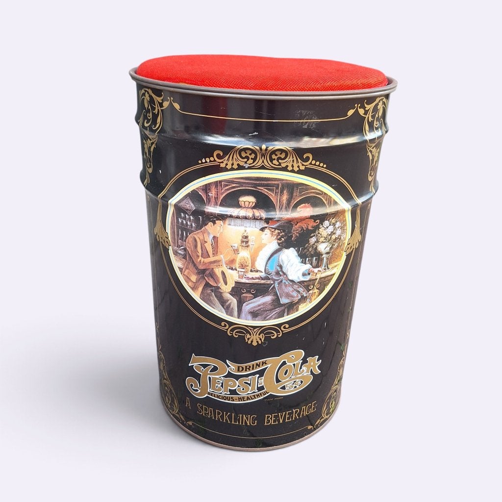 Vintage Pepsi Cola blik met kussen - Decoratieve opslag, Verzamelen, Ophalen, 700 Anderson Hill Road, Purchase, NY 10577, USA