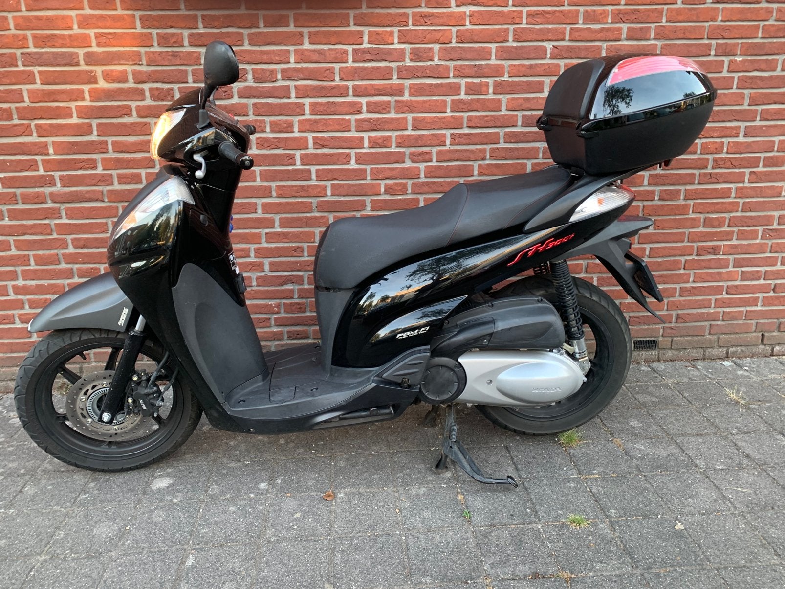 Honda SH300i scooter In zeer goede staat   5000 Km  SH 300, Fietsen en Brommers, Scooters | Overige merken, Ophalen
