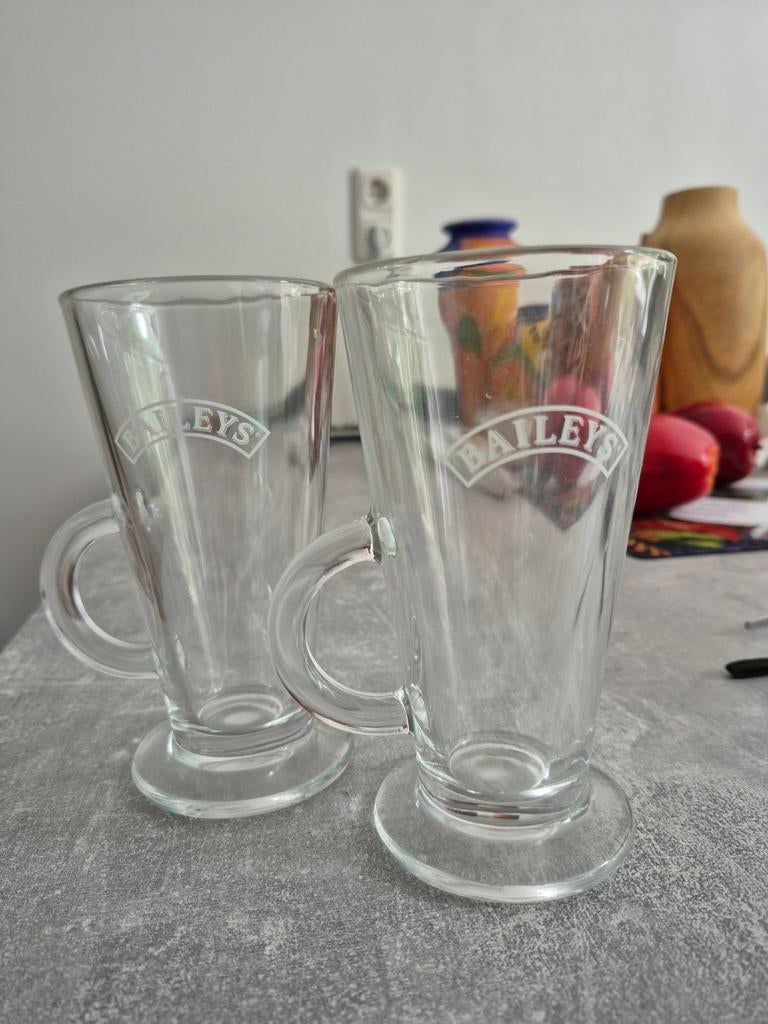 Set van 2 Baileys glazen met oor, Ophalen of Verzenden, Zo goed als nieuw, Wit, Overige merken