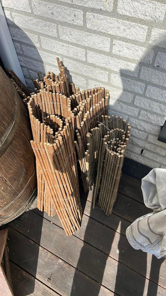 Rolletjes wilgentenen over hekje tuinrand hout, Tuin en Terras, Ophalen of Verzenden, Zo goed als nieuw