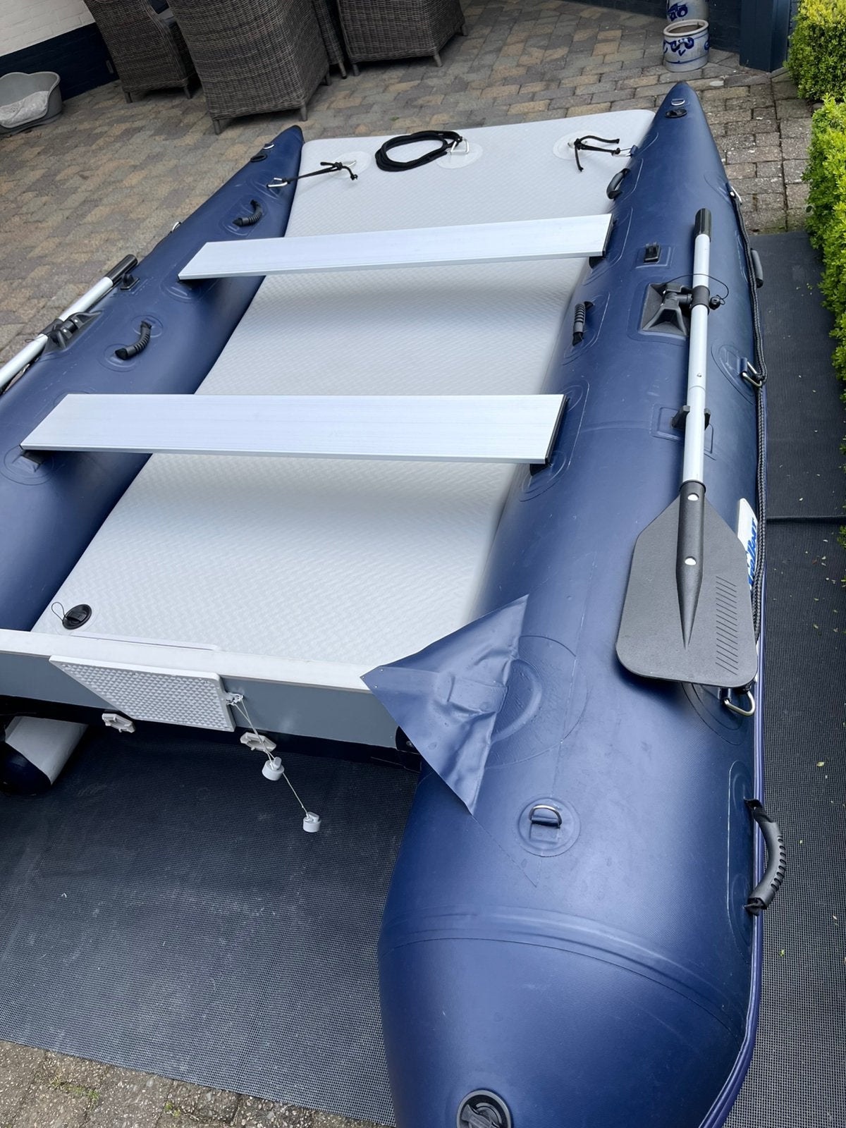 Catamaran rubberboot met speedtubes en biminitop., Watersport en Boten, Rubberboten, Ophalen, Airdeck, Zo goed als nieuw, Peddels