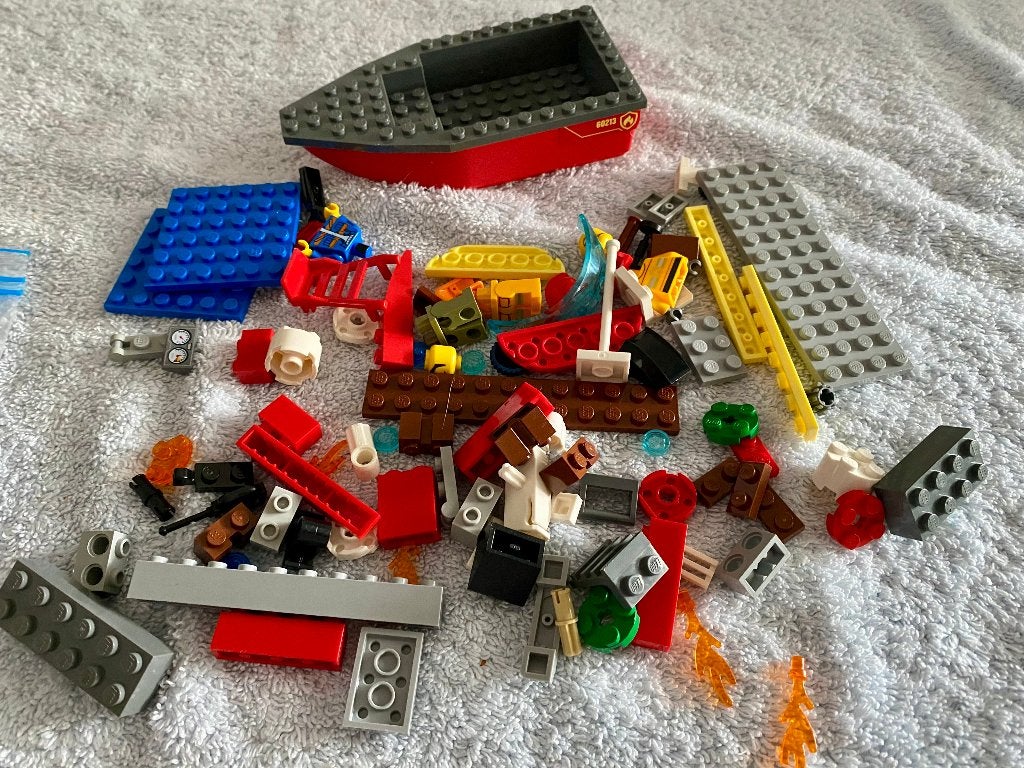 LEGO City 60213 Dock Side Fire (compleet), City, Lego, Ophalen of Verzenden, Zo goed als nieuw