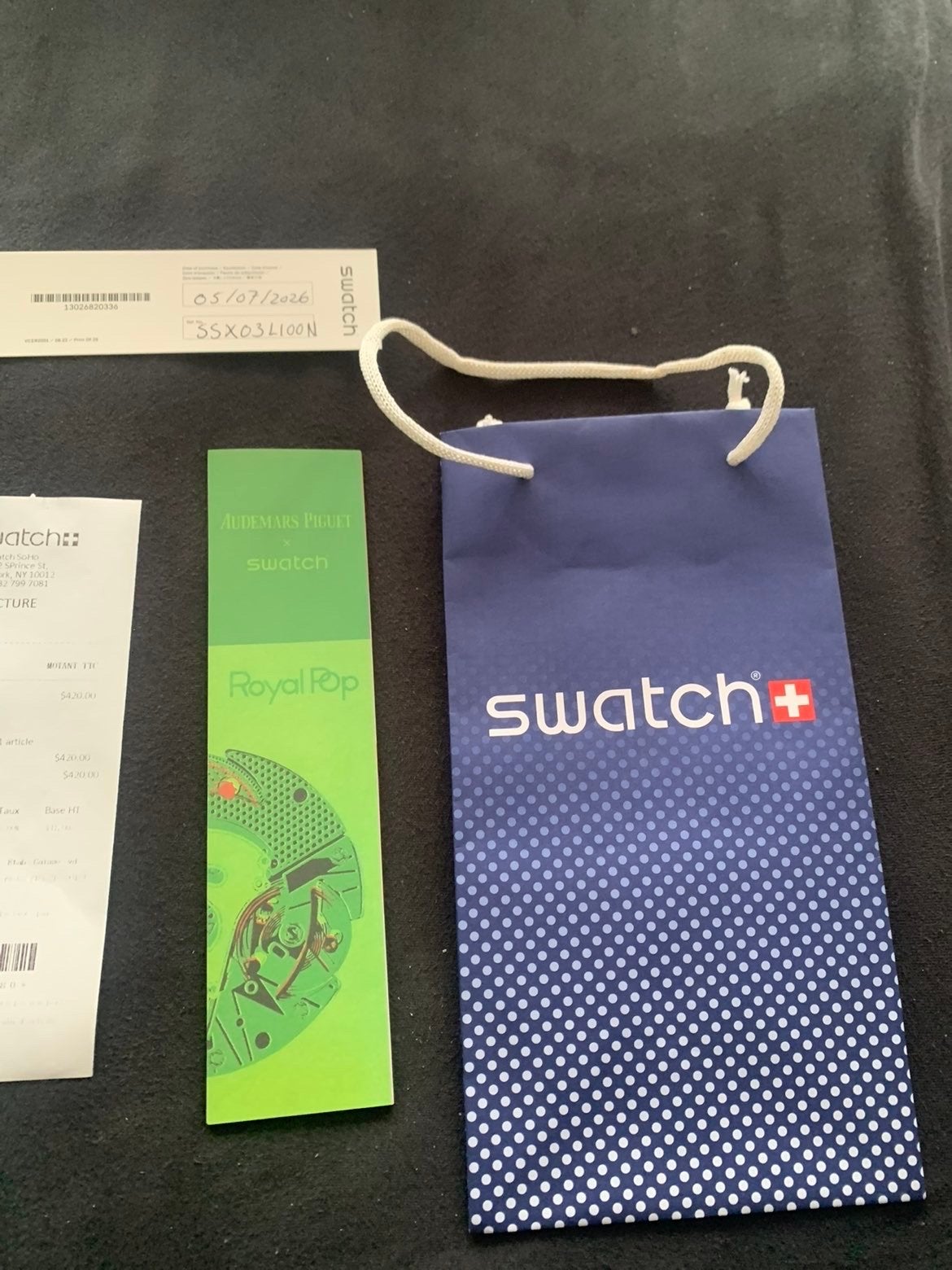 Foto 4 van Swatch x Audemars Piguet Royal Pop Zakhorloge Nieuw