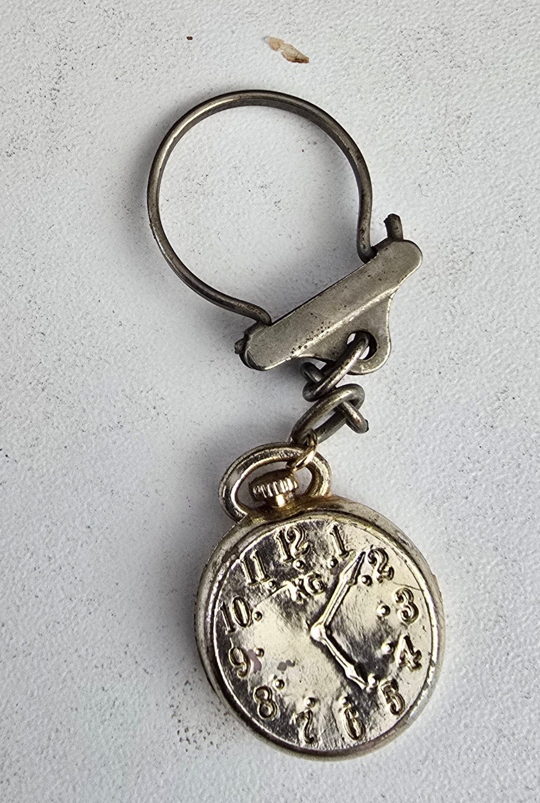 Sleutelhanger met klokje en 'W' logo, Ophalen of Verzenden, Gebruikt, Overige typen