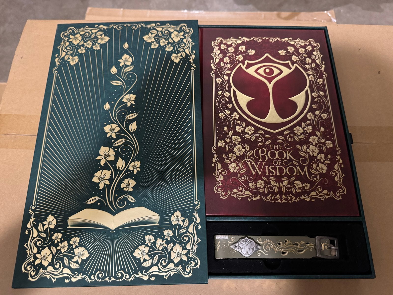 Tomorrowland 2019 The Book of Wisdom + 2017 Amicorum, Ophalen of Verzenden