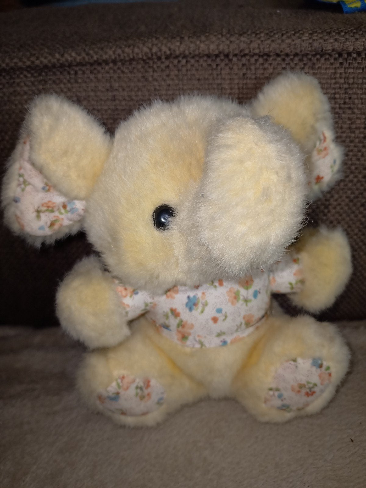 Vintage jemini gele olifant met bloementjesstof., Kinderen en Baby's, Overige merken, Geel, Ophalen of Verzenden, Zo goed als nieuw