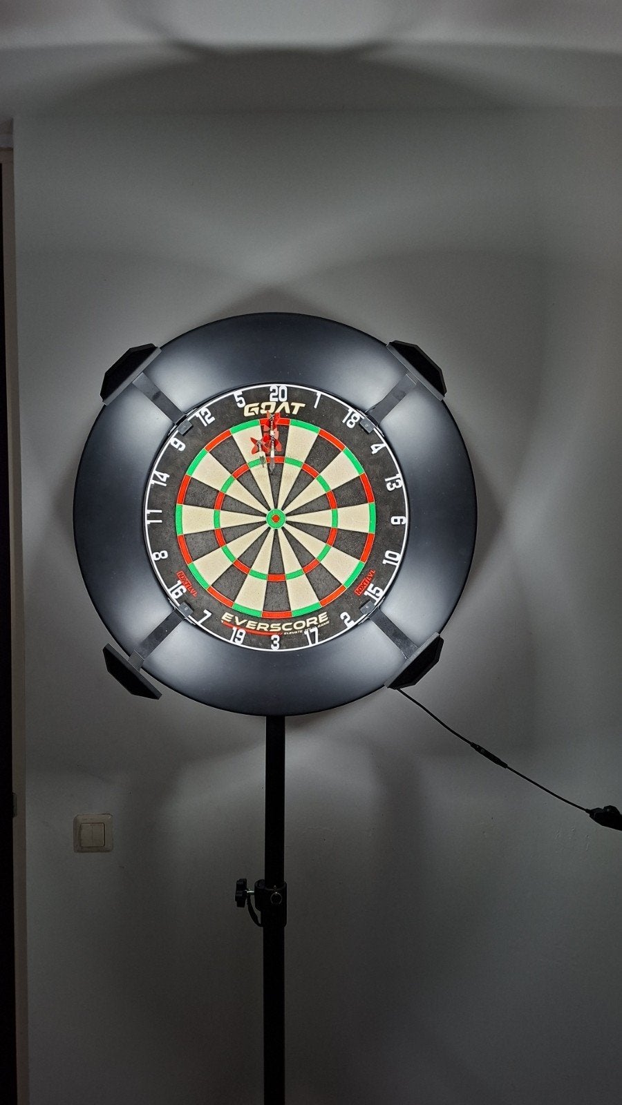 Dartbordverlichting led van merk shots, Ophalen, Zo goed als nieuw, Dartbord