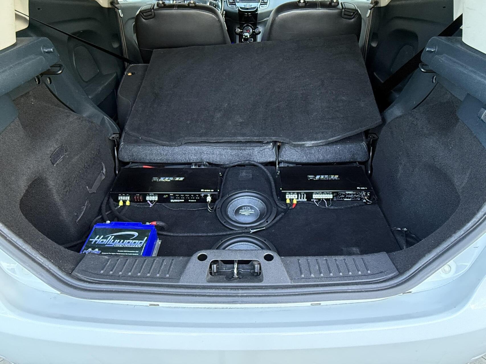 Ford Fiesta 1.6 Metal | Premium audio | Leder | APK 03-2027, Auto's, 135 pk, Gebruikt, 4 cilinders, Wit