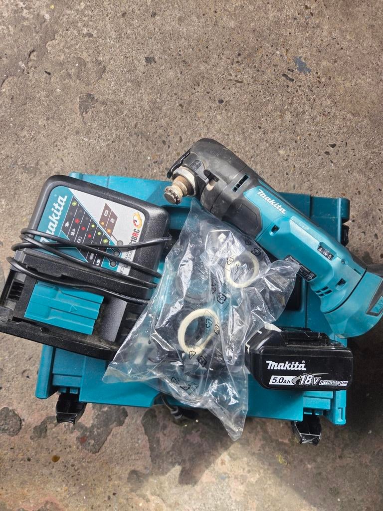 Makita multitool compleet/als nieuw! DTM51, Ophalen of Verzenden, Zo goed als nieuw, Overige typen, 30 tot 70 mm