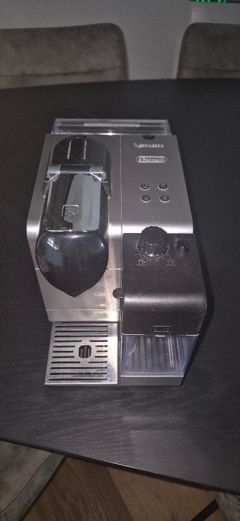 Koffiemachine Nespresso De'Longhi Lattissima+ EN520, Ophalen, Zo goed als nieuw, Nespresso, De'Longhi