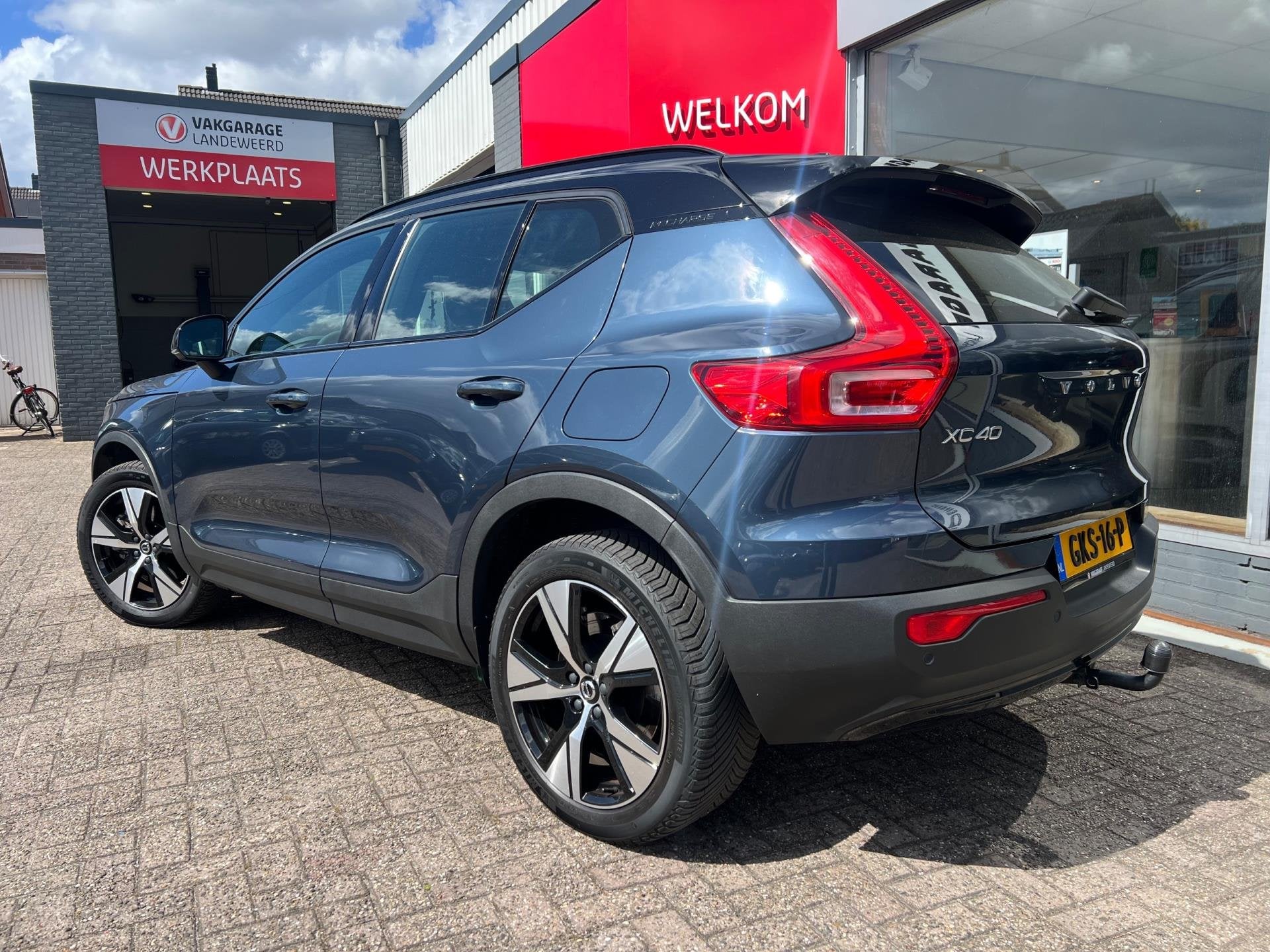 Volvo XC40 Recharge Twin Plus, trekhaak, navi, leder, 420KM, Auto's, Automaat, Dealer onderhouden, 1300 min, Zwart