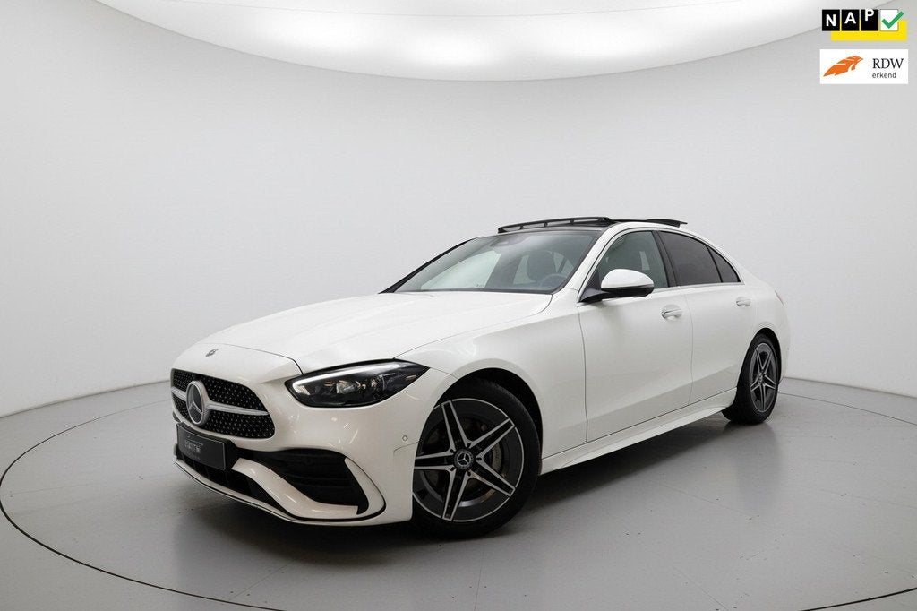 Mercedes-Benz C-klasse 180 AMG PANO MEMORY HUD 360 NAP, Auto's, Mercedes-Benz, Automaat, Adaptive Cruise Control, 4 cilinders