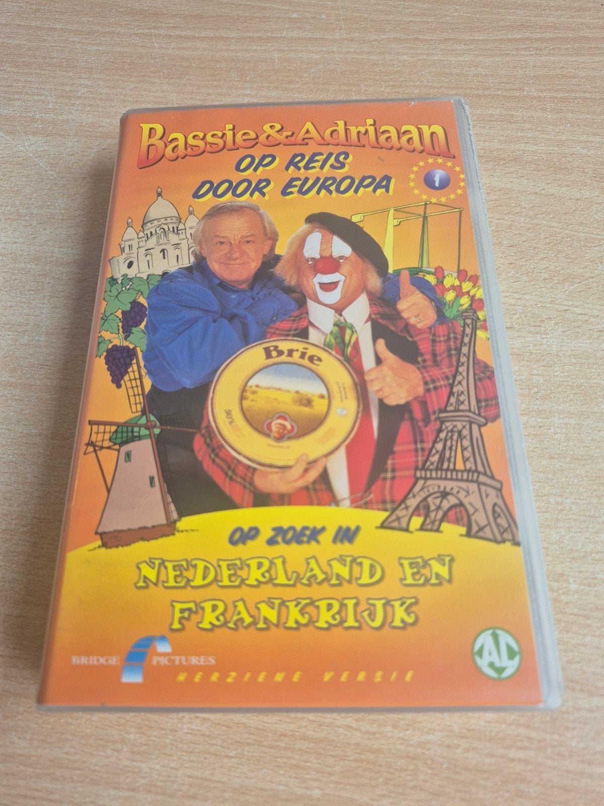 Bassie & Adriaan op Reis door Europa - Nederland & Frankrijk, Cd's en Dvd's, Gebruikt, Alle leeftijden, Kinderfilm, VHS