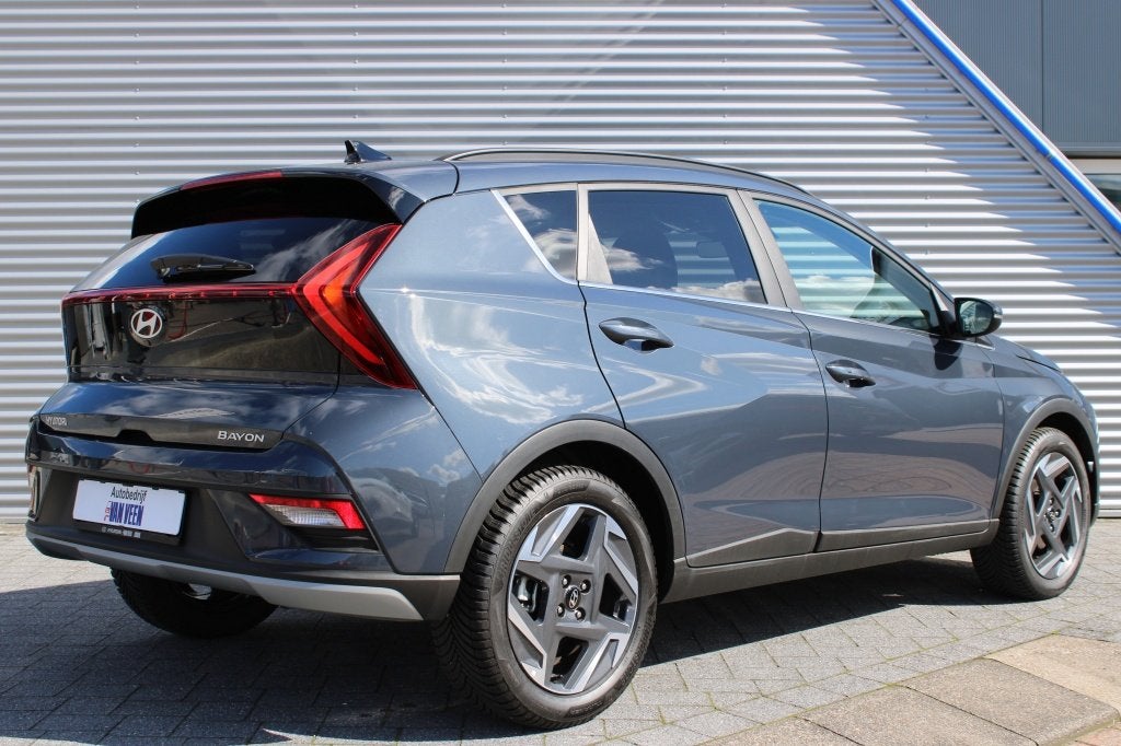 Hyundai Bayon 1.0 T-GDI Premium Automaat | Navi | Clima | Ca, Auto's, Automaat, Dealer onderhouden, Gebruikt, Zwart