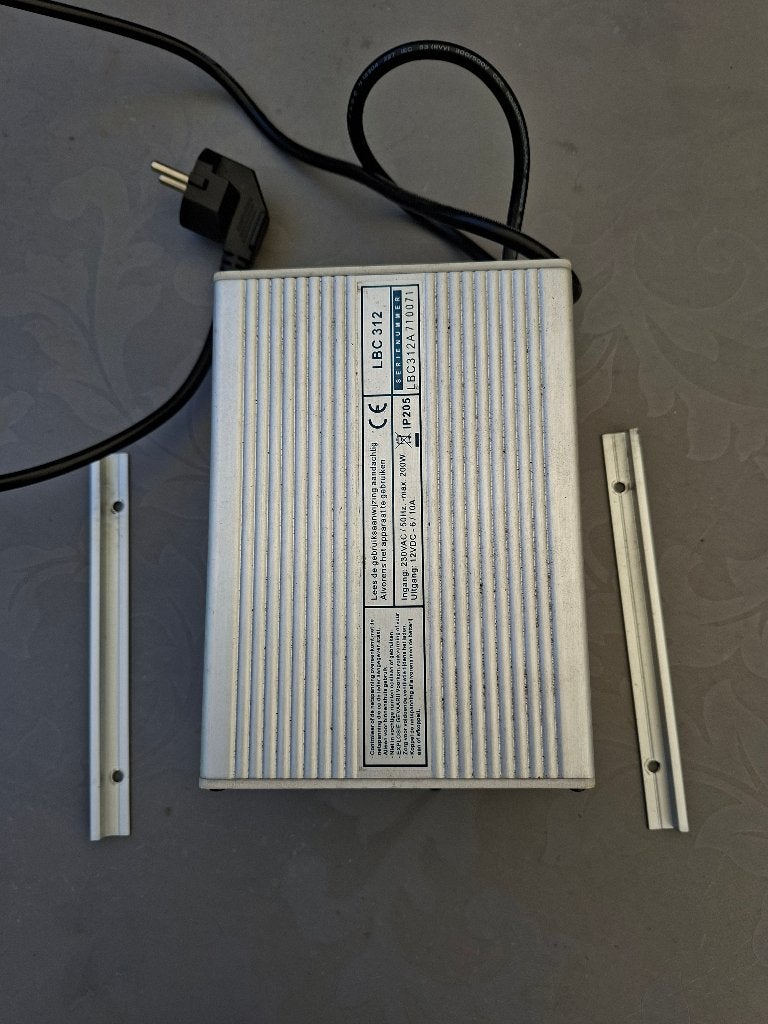 12 V acculader - druppellader LBC300 Profcharger, Ophalen, Zo goed als nieuw