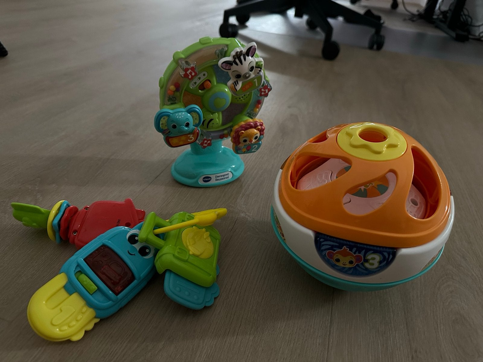 babyspeelgoed: Dierenpret Reuzenrad, bal en rammelaar, Ophalen of Verzenden, Zo goed als nieuw, Overige typen, Met licht