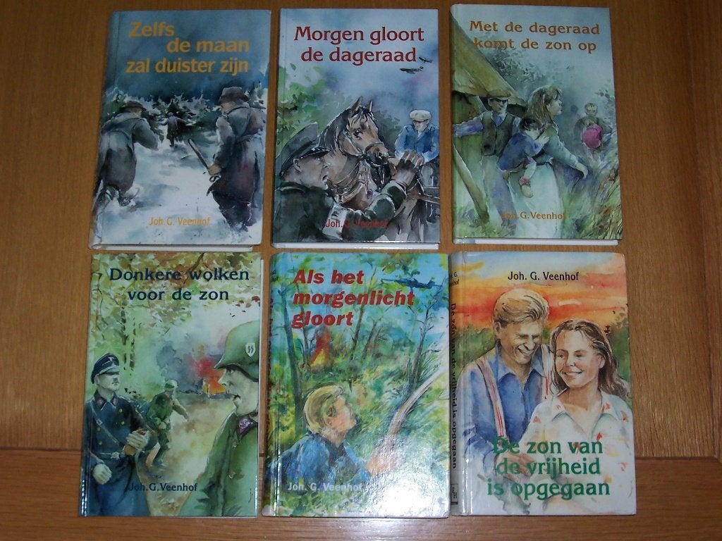 Joh G Veenhof deel 1 t/m 6 Zelfs de maan zal duister zijn, Ophalen of Verzenden, Tweede Wereldoorlog, Zo goed als nieuw, Overige onderwerpen