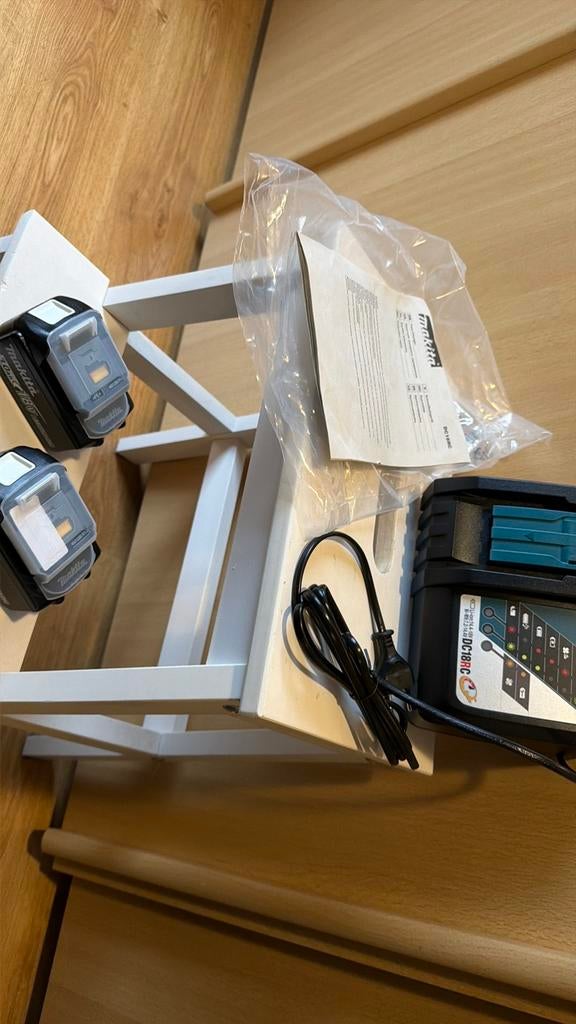 Makita lader +accu, Doe-het-zelf en Verbouw, Gereedschap | Machine-onderdelen en Toebehoren, Ophalen of Verzenden, Nieuw
