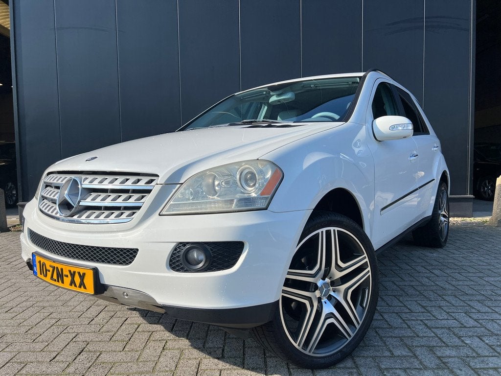 Mercedes-Benz M-klasse 500 Aut/Leer/22''Lmv/Dakje/CarPlay, Auto's, Mercedes-Benz, Automaat, Gebruikt, 8 cilinders, Wit