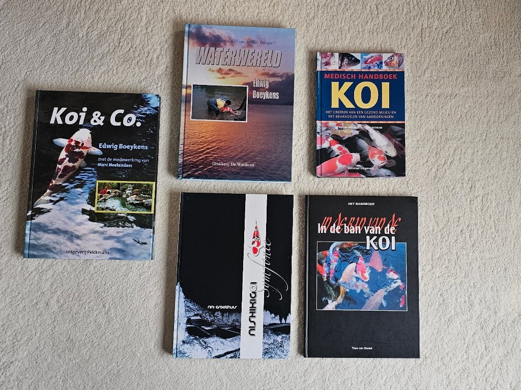 5 koi-boeken te koop:, Karper of Koi