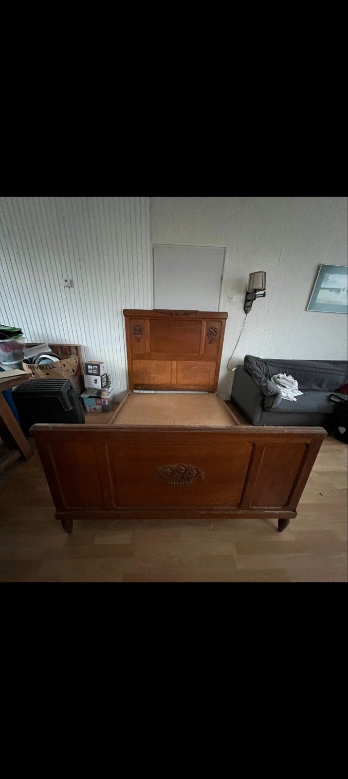 Antiek houten bed uit grootmoederstijd, Ophalen