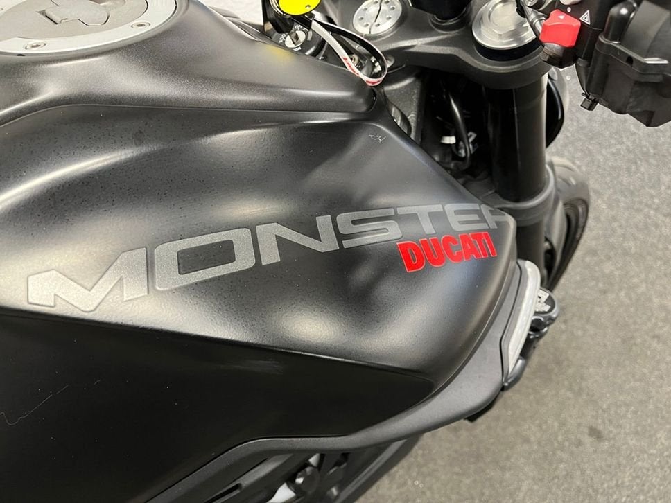 ⭐️⭐️Super mooie Ducati MONSTER (bj 2022)⭐️⭐️, Motoren, Motoren | Ducati, 2 cilinders, Motorrijbewijs A, Bedrijf, Onbekend