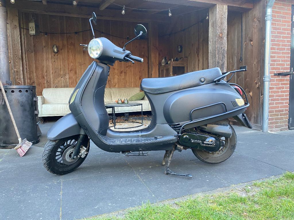 Scooter, Ophalen, Gebruikt, Maximaal 45 km/u, Benzine