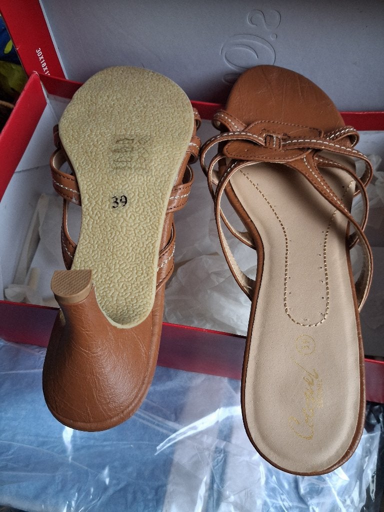Dames slippers, Kleding | Dames, Zwart, Zo goed als nieuw, Ophalen, Slippers
