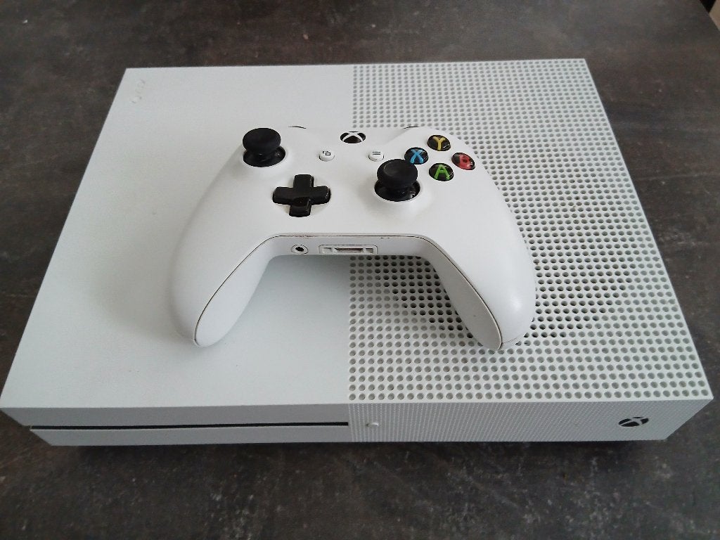 Xbox one s + 1 controller & 6 spelletjes, Spelcomputers en Games, Spelcomputers | Xbox One, Ophalen, Met games, Xbox One S, Zo goed als nieuw