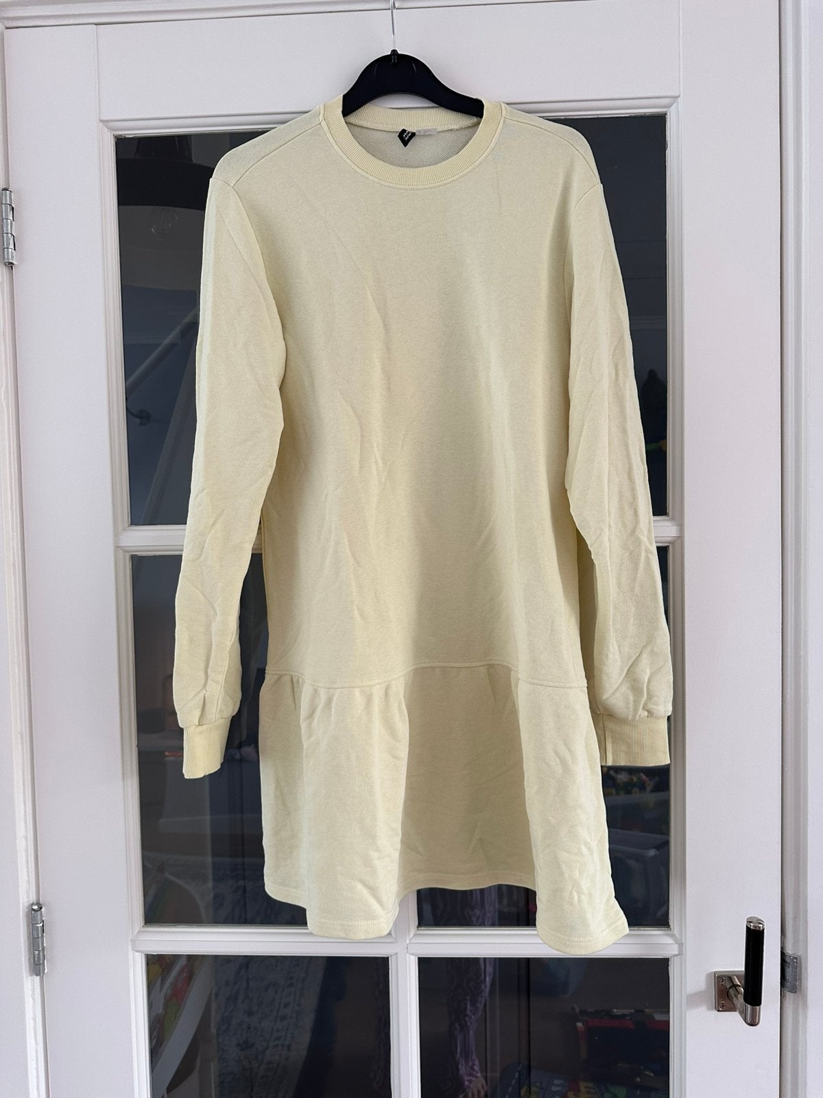Nieuwe botergele jurk H&M maat XS, Kleding | Dames, Geel, Nieuw, Ophalen of Verzenden, Maat 34 (XS) of kleiner