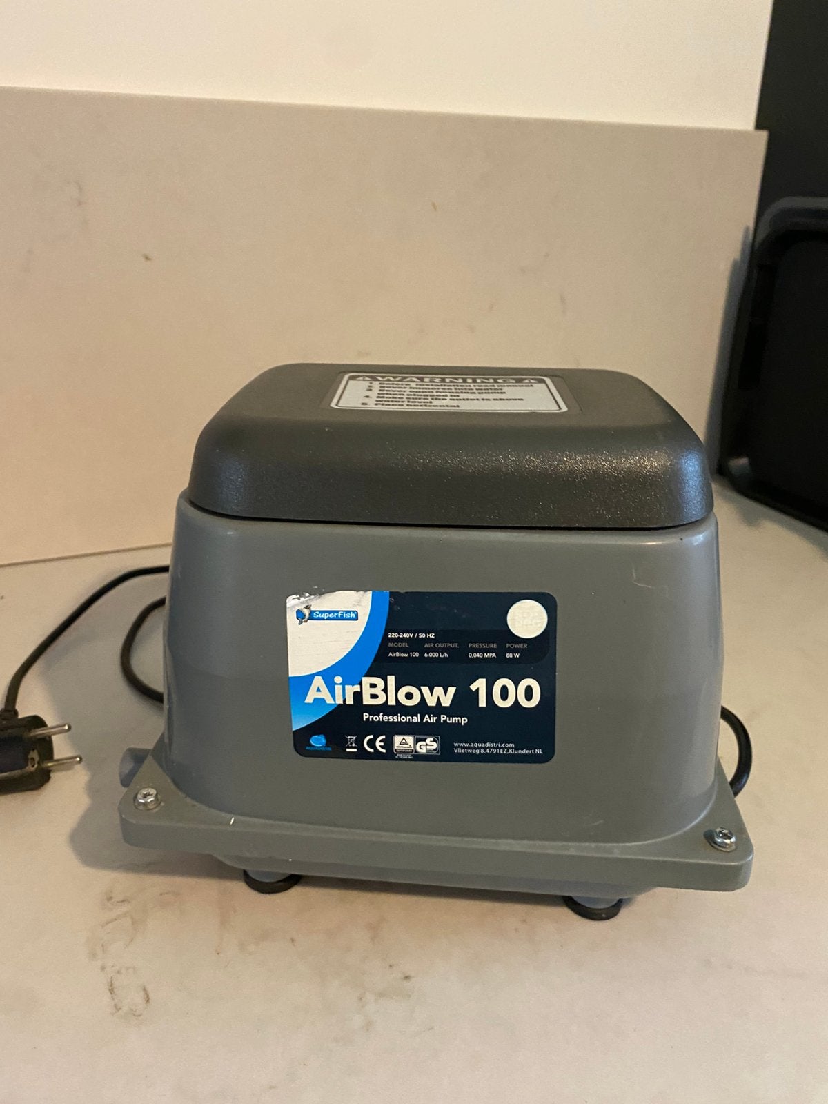 Koi Pro Air Blow 100 luchtpomp, Ophalen of Verzenden, Zo goed als nieuw, Vijverpomp