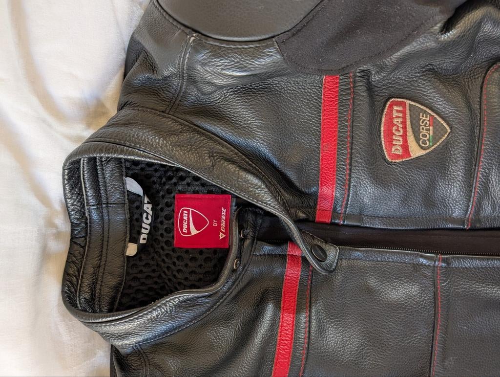 Ducati leren jack broek tanktas  laarzen motorcover, Motoren, Kleding | Motorkleding, Dainese, Heren, Jas | leer, Ophalen of Verzenden