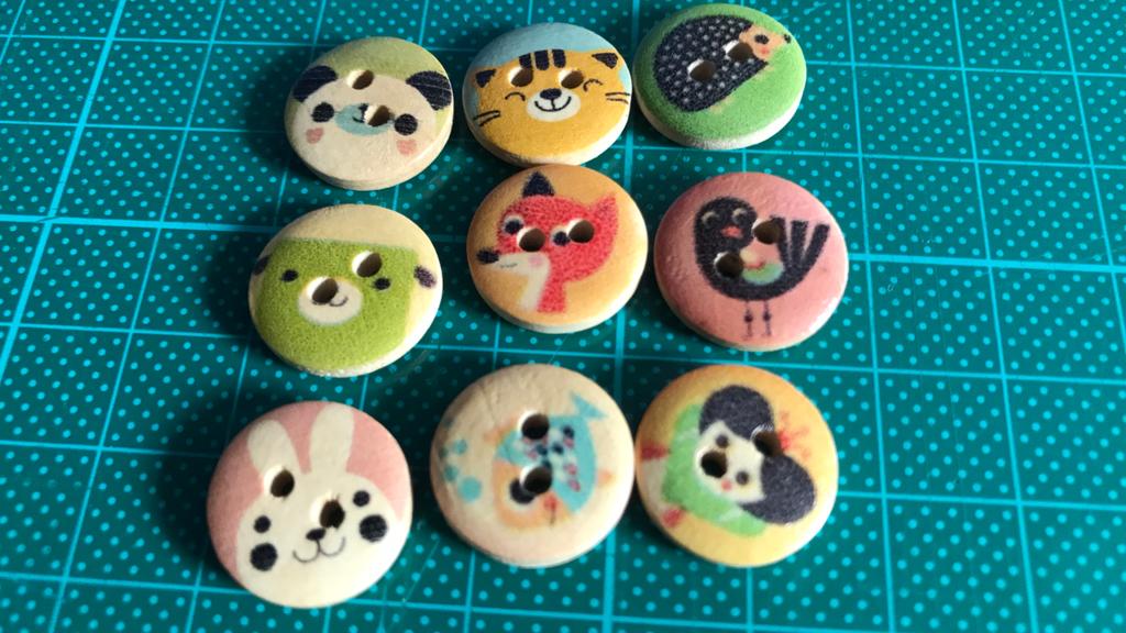 Setje van 9 houten kinderknoopjes    (9), Ophalen of Verzenden, Nieuw, Knoop of Knopen