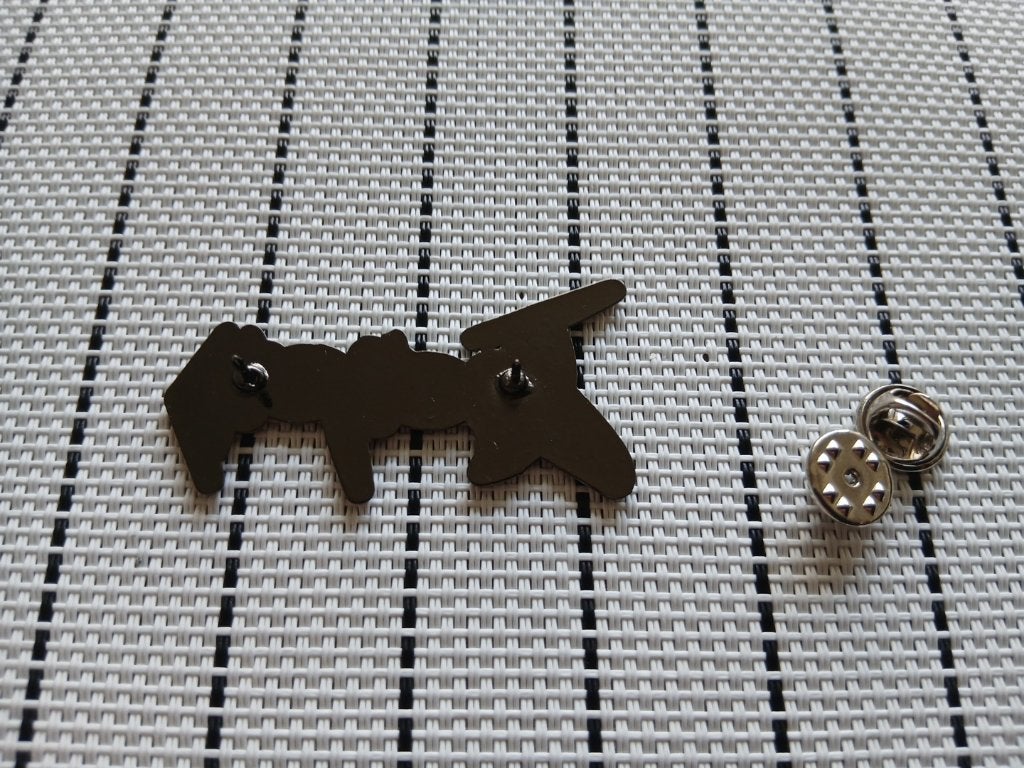 Venom leuke shaped metal pin speld badge nieuw n4, Verzenden, Nieuw, Overige typen