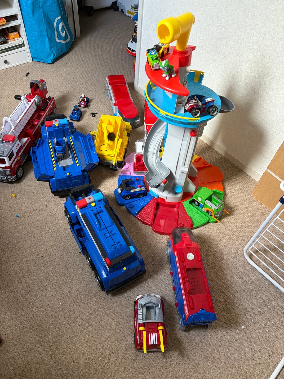 Paw Patrol Mega Toren en Grote Voertuigen Speelset, Ophalen of Verzenden, Zo goed als nieuw