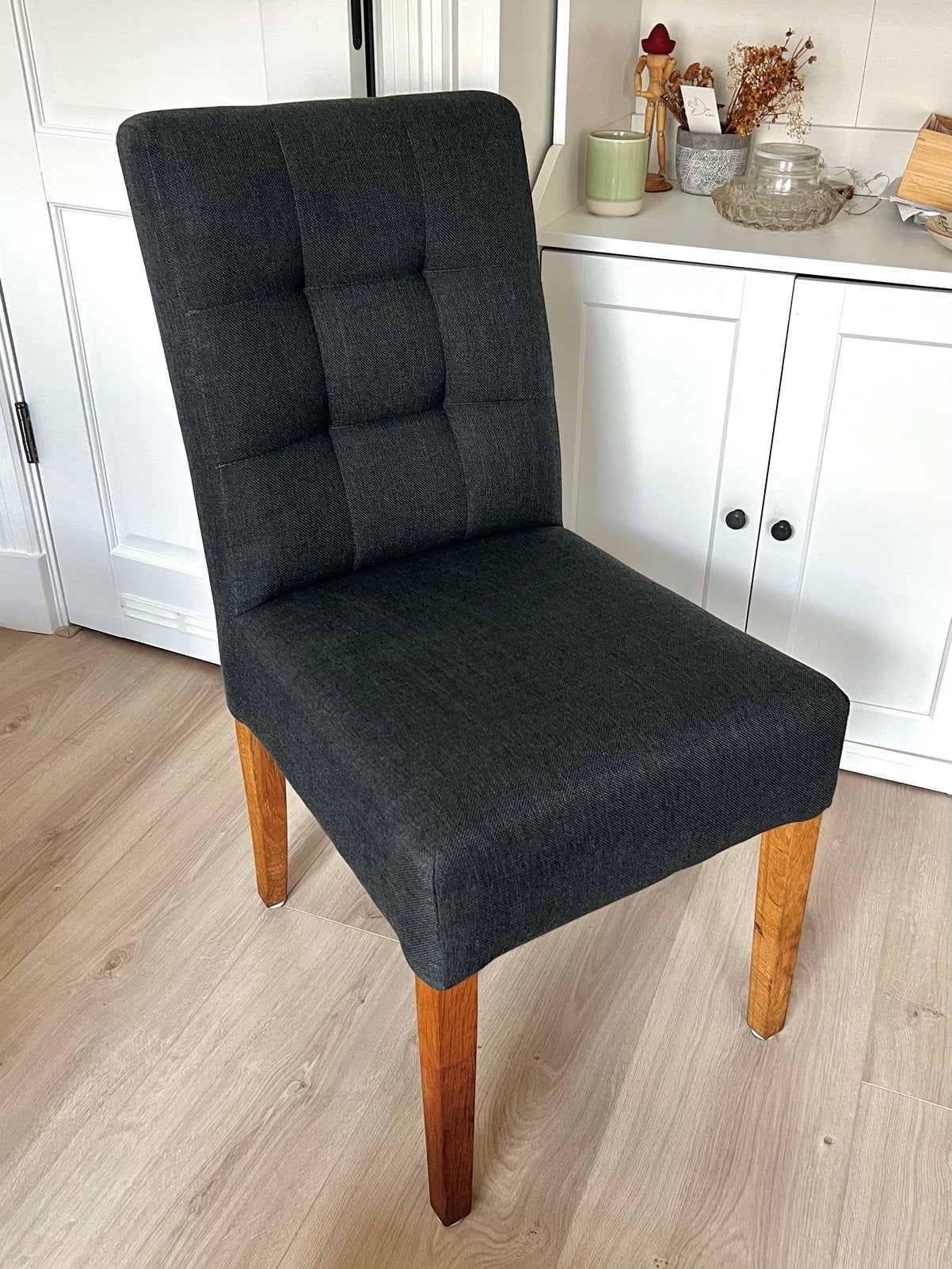 4x Dining Chair WOOOD Tijmen in anthracite, Huis en Inrichting, Stoelen, Ophalen, Zo goed als nieuw, Bruin, Eén