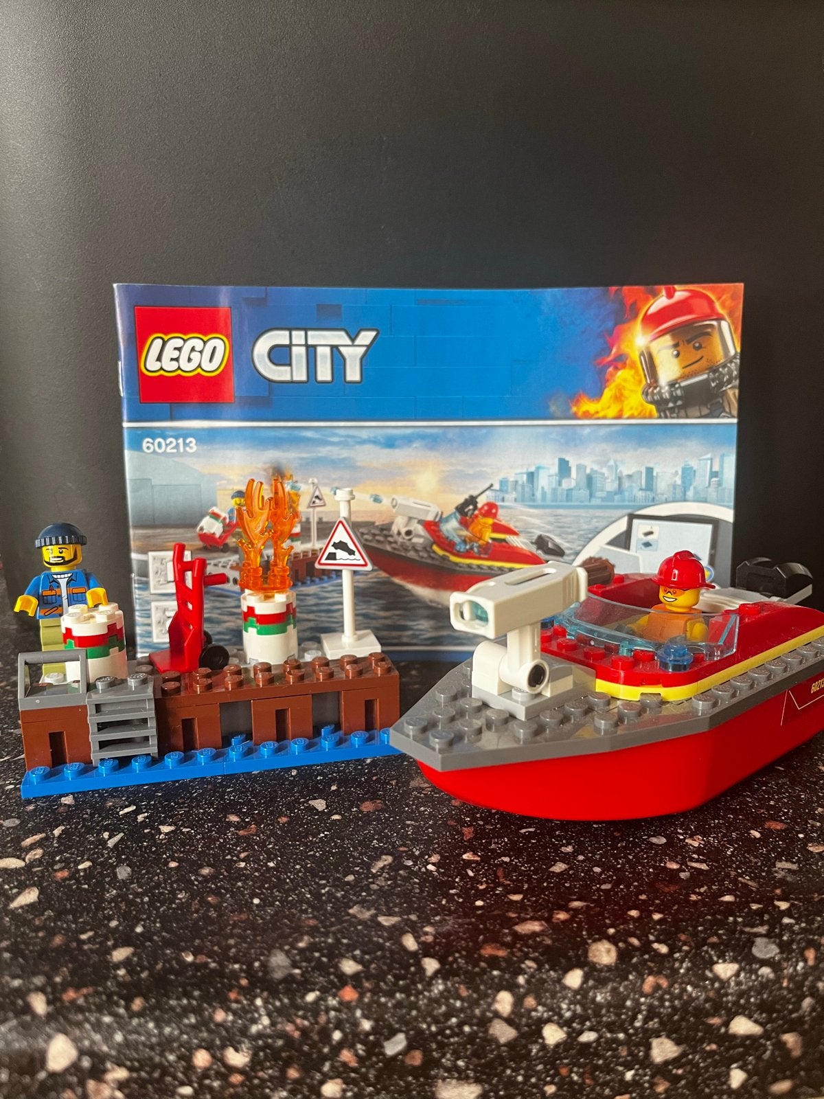 Lego City 60213 Brandweerboot, Kinderen en Baby's, Speelgoed | Duplo en Lego, City, Lego, Ophalen of Verzenden, Zo goed als nieuw