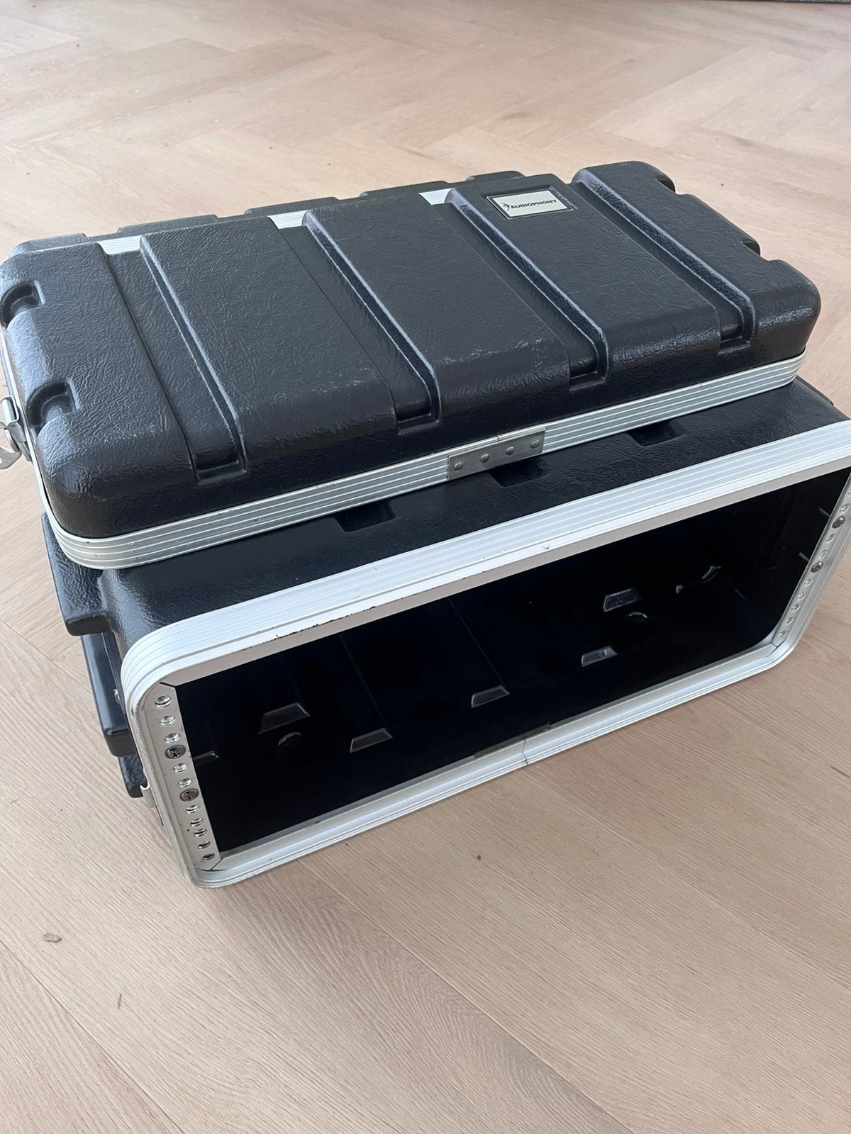 Flightcase kunststof 19” rack 4HE, Ophalen of Verzenden, Zo goed als nieuw, Overige instrumenten, Flightcase