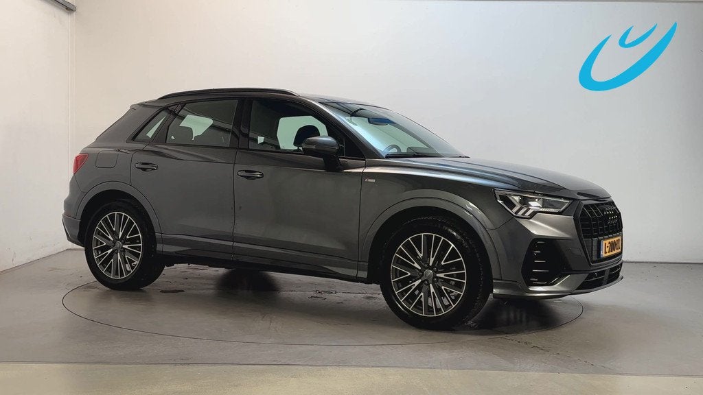 Audi Q3 35 TFSI S Edition Trekhaak Navigatie Leder-Stof LED, Auto's, Audi, 4 cilinders, 1505 kg, Leder en Stof, Origineel Nederlands