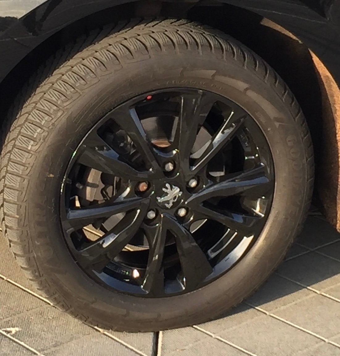 16” sportvelgen met Goodyear winterbanden voor Peugeot 508SW, Auto-onderdelen, Gebruikt, 16 inch, Banden en Velgen, Personenwagen