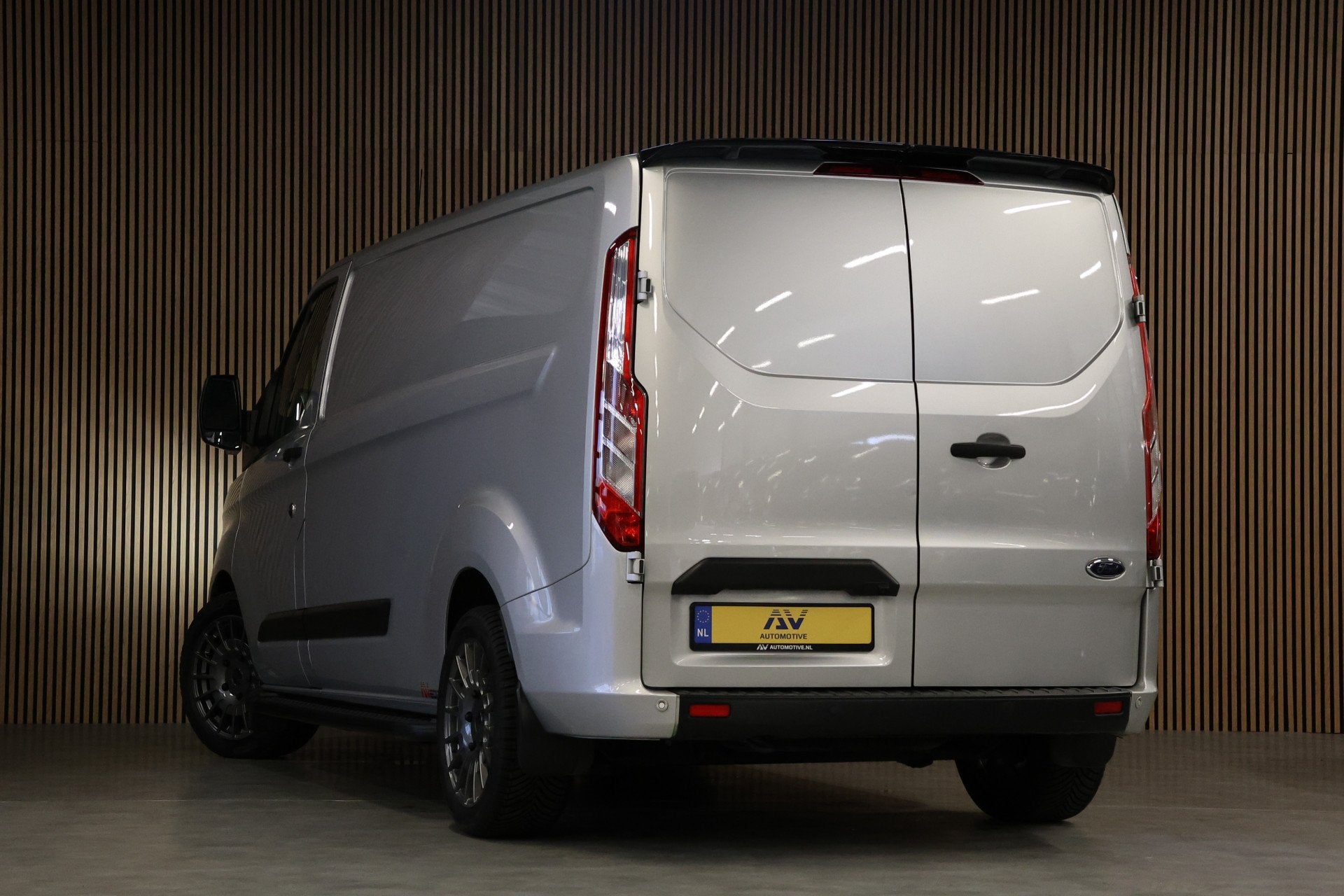 Ford Transit Custom 320 2.0 TDCI L2H1 Raptor Edition | Bi-Xe, Auto's, Bestelauto's, Zwart, 4 cilinders, 2039 kg, Bedrijf