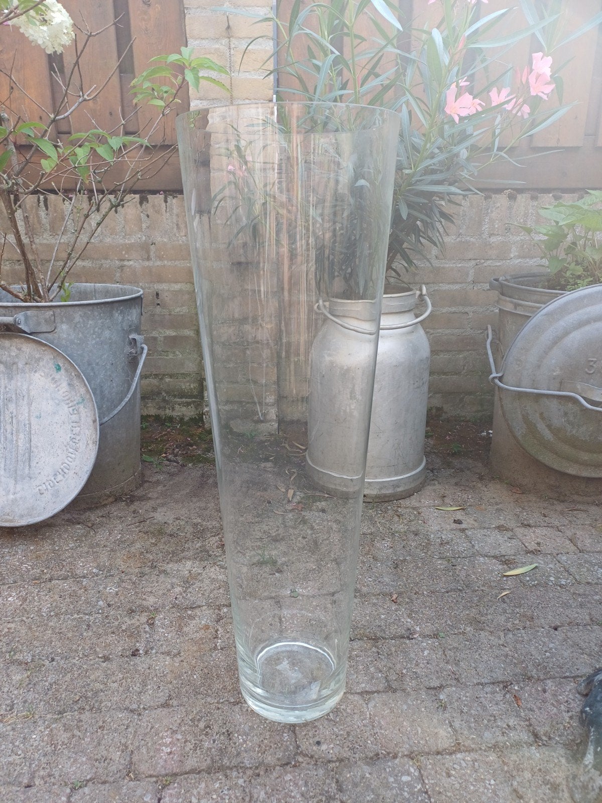 Mooie glazen vaas 70 cm hoog, ideaal voor orchideeën, Huis en Inrichting, Woonaccessoires | Vazen, Ophalen