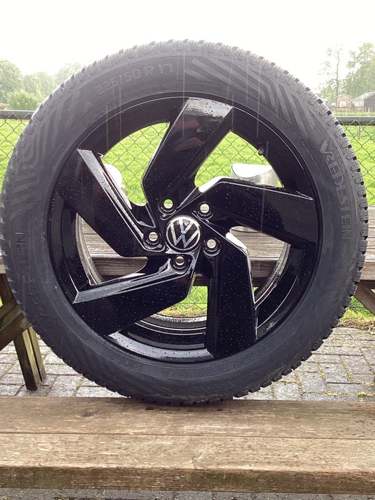 Nieuwe 17” velg VW Caddy Vredestein AS banden 225-50-17, Banden en Velgen, Nieuw, 17 inch, Ophalen of Verzenden