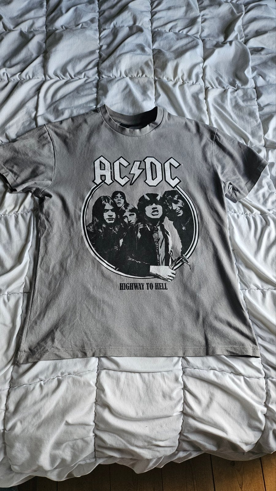 T-shirt AC/DC maat S, Kleding | Heren, Ophalen of Verzenden, Zo goed als nieuw, Maat 46 (S) of kleiner, Grijs