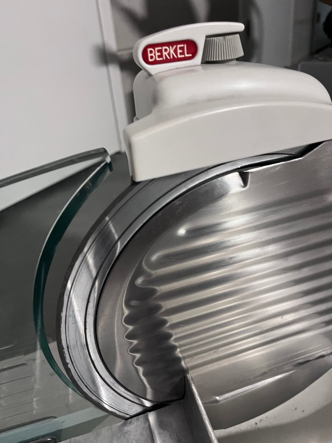 Berkel Vleeswarensnijder - Zo goed als nieuw, Minder dan 1 liter, Ophalen, Zo goed als nieuw, 1 snelheid