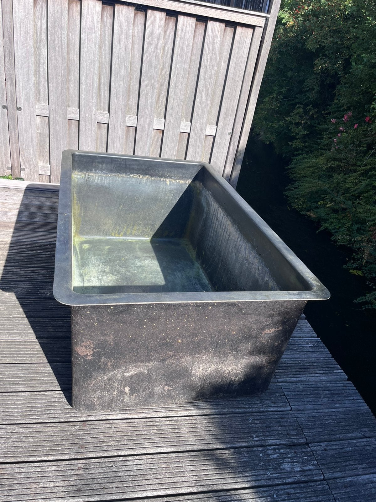 Polyester vijverbak 680 liter - 157x97x59cm, Ophalen, Gebruikt